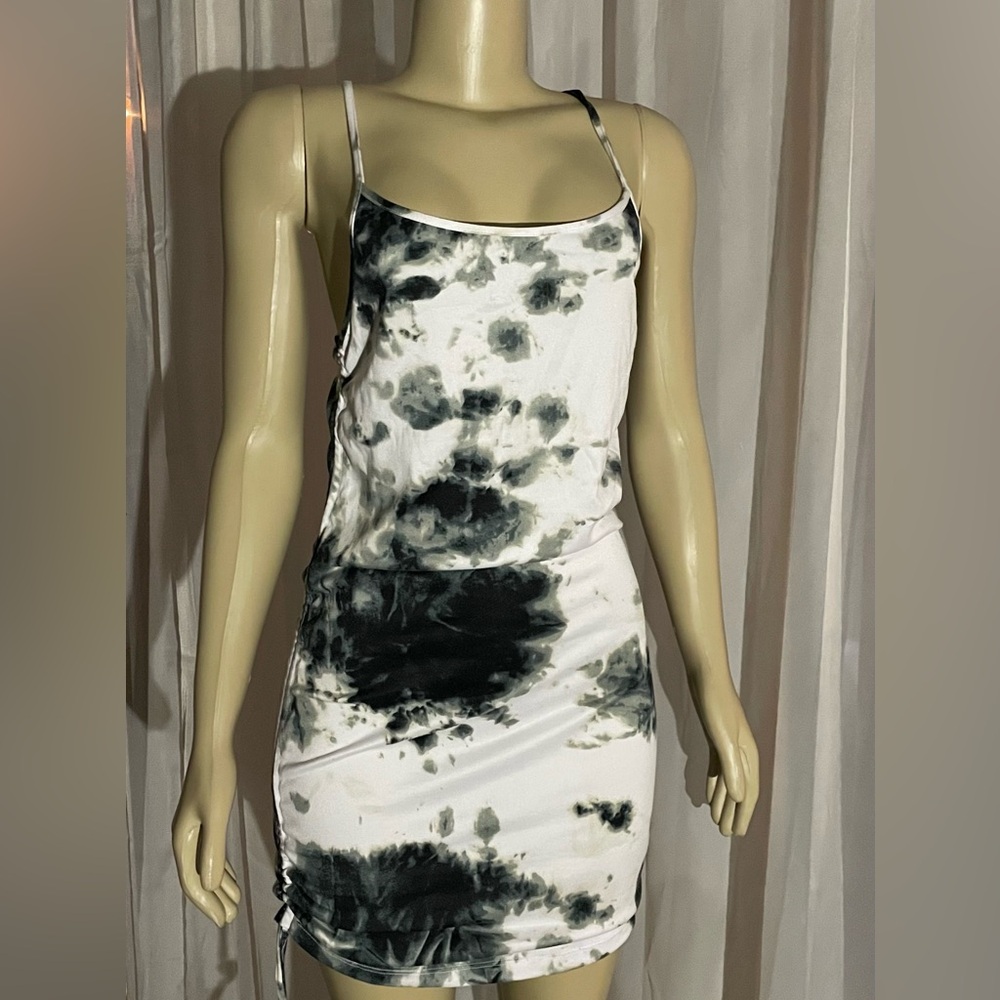 Elegant Black and White Tie-Dye Dress